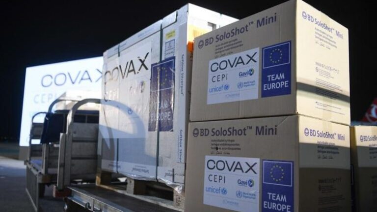 Vaksina AstraZeneca e sigurt, mjeku i QKUK-së i bindur se komplikimet janë minimale