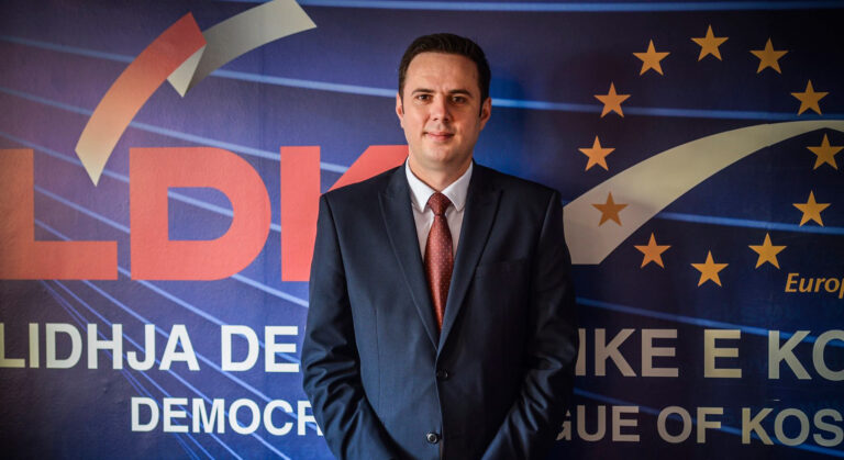 Lumir Abdixhiku zgjidhet kryetar i LDK-së
