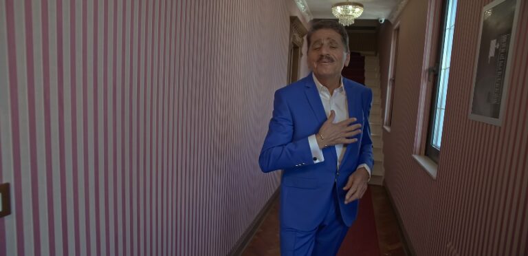 Sabri Fejzullahu sjell super baladën “Vula e dashurisë”