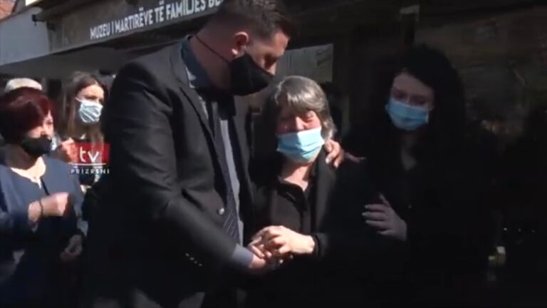 Vendi tmerrit ku u vranë e masakruan 49 anëtarë të familjes Berisha në  Suharekë, shndrrohet në muze të dhimbjes