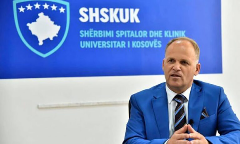 Mbingarkohet ShSKUK, punëtorët shëndetësorë ndërprejnë pushimet