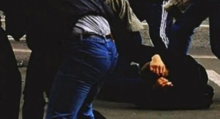 Djemtë rrahin babanë e tyre në Mitrovicë, arrestohen