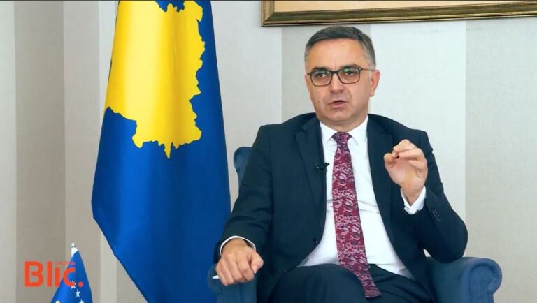 A do të ketë shkarkime të ministrave nga Avdullah Hoti?! Flet Besnik Tahiri