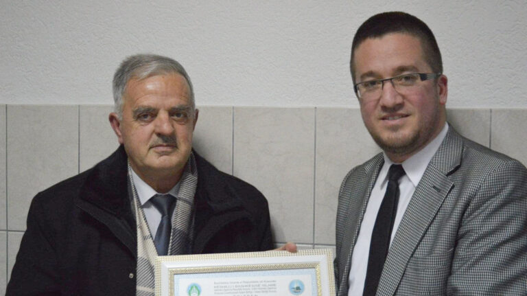 Ndërron jetë hoxha, Idriz ef. Sertolli