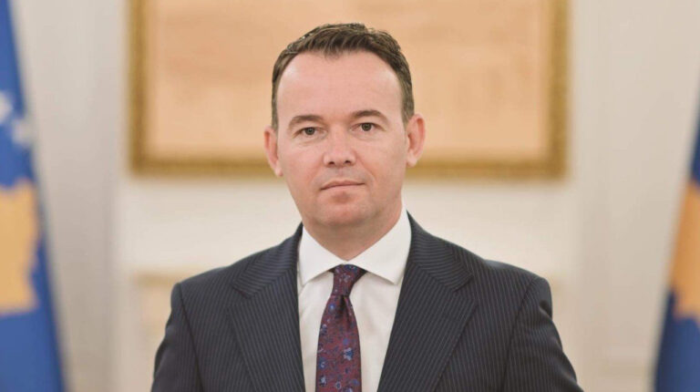 Faton Peci suspendon 5 zyrtarë brenda Ministrisë së Bujqësisë