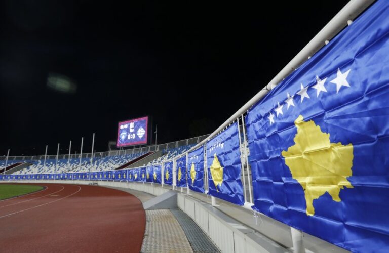 Spanja dorëzohet, Kosova me himn e flamur në Sevilla