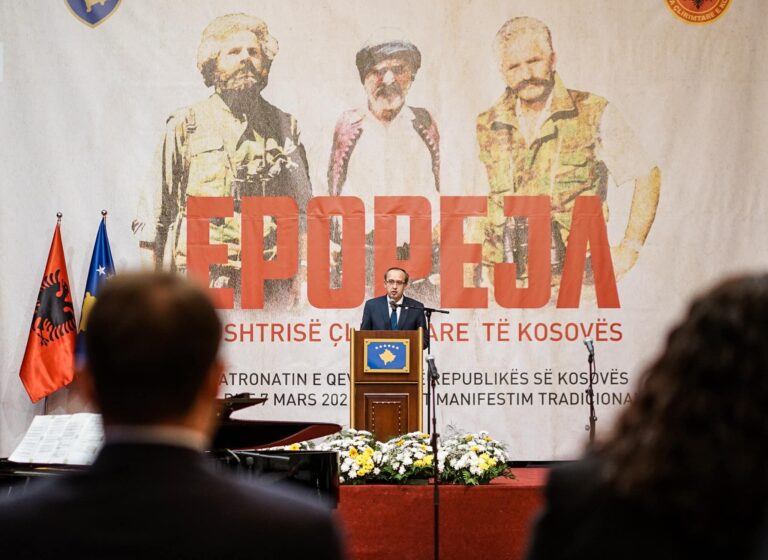 Hoti: Familja Jashari bashkë me UÇK-në e bëri luftën e saj të lavdishme