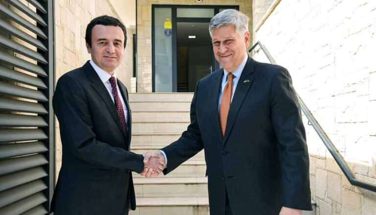 Kosnett takon Kurtin: SHBA mbetet e përkushtuar ta mbështesë qeverinë e re