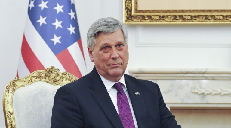 Kosnett falënderon Kosovën për ofrimin e mbrojtjes dhe strehimin e afganëve