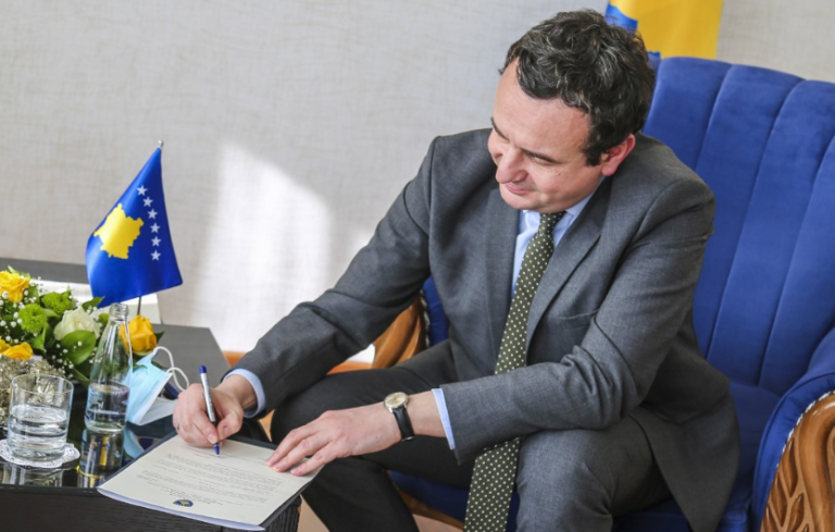 Kurti emëron katër zëvendësministrat e parë në qeverinë e tij