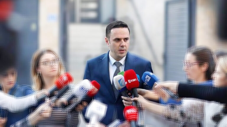 Abdixhiku përgëzon Shqipërinë e Maqedoninë e Veriut: Tash është koha për heqjen e vizave për Kosovën