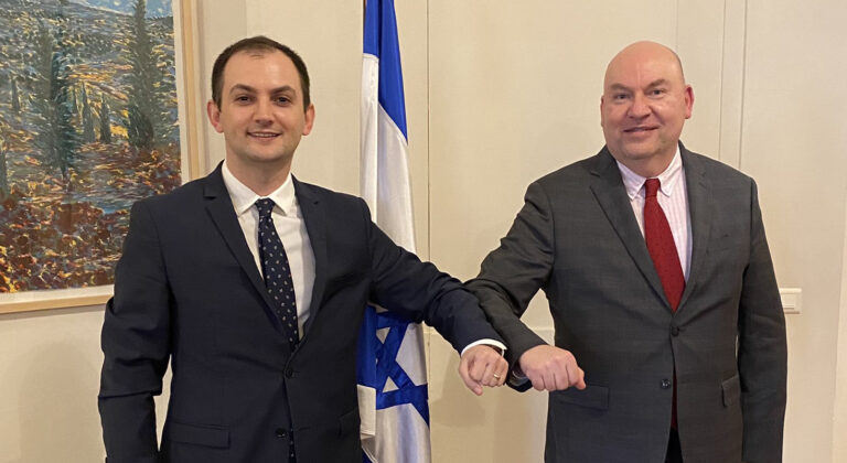 Ambasadori Qëndrim Gashi pritet në ambasadën e Izraelit në Paris