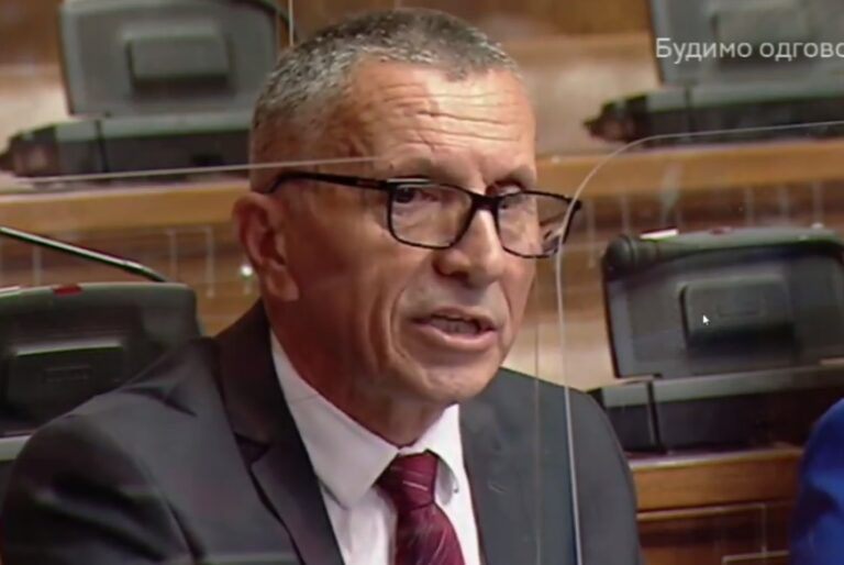 Kamberi: Është shumë e vështirë të jesh shqiptar në Parlamentin e Serbisë