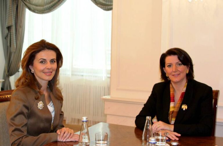 Çitaku i përgjigjet ambasadorit Kosnett: Atifete Jahjaga nuk ka qenë produkt i asnjë zarfi