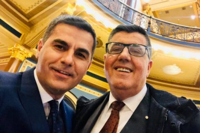 Xhafer Tahiri e mbështeti Abdixhikun, Haziri e godet me shaka: Me kë bëhet Xhafa, ai humb