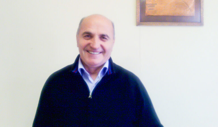 Kush ishte prof. Ridvan Hoxha, i cili sot ndërroi jetë?