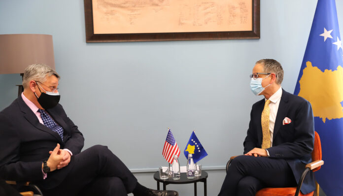 Vitia pas takimit me Kosnettin paralajmëron ashpërsim të masave anti-COVID