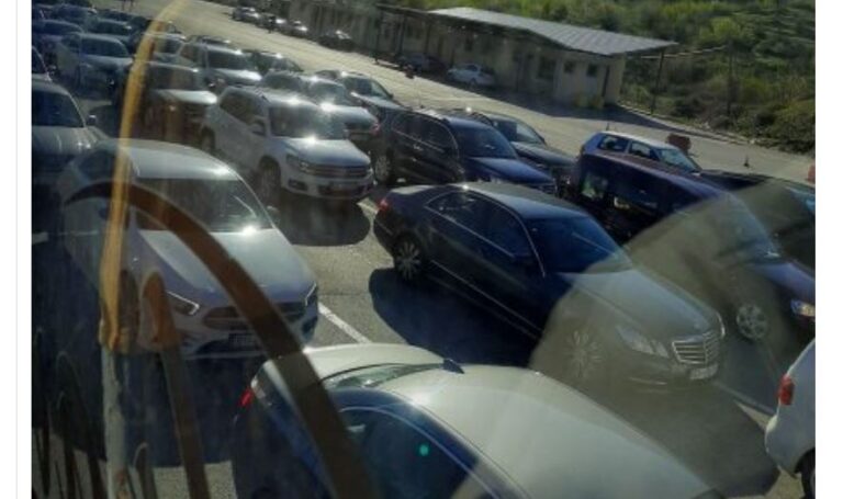 Pas masave të reja anti COVID, kosovarët ia mësyjnë Shqipërisë për vikend