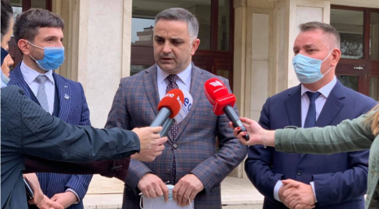 AAK takim me Shoqatën e Gastronomëve: Deri në verë të ketë hapje totale të vendit