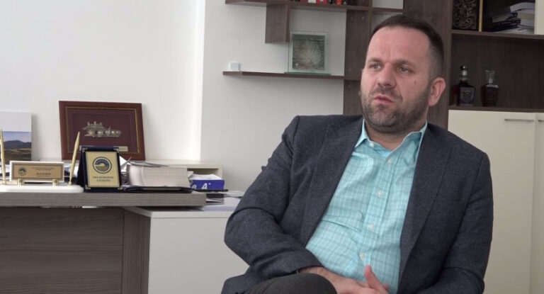 Rukiqi: Në Kosovë, askush më nuk punon me pagë 200 euro