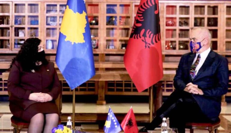 Edi Rama uron Vjosa Osmanin