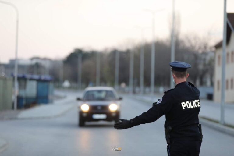 Ferizaj: Qytetari sulmon dy zyrtarë policorë