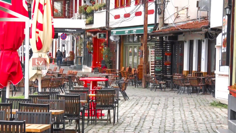 Ministria aprovon kërkesën që kafiteritë të punojnë deri në ora 00:00