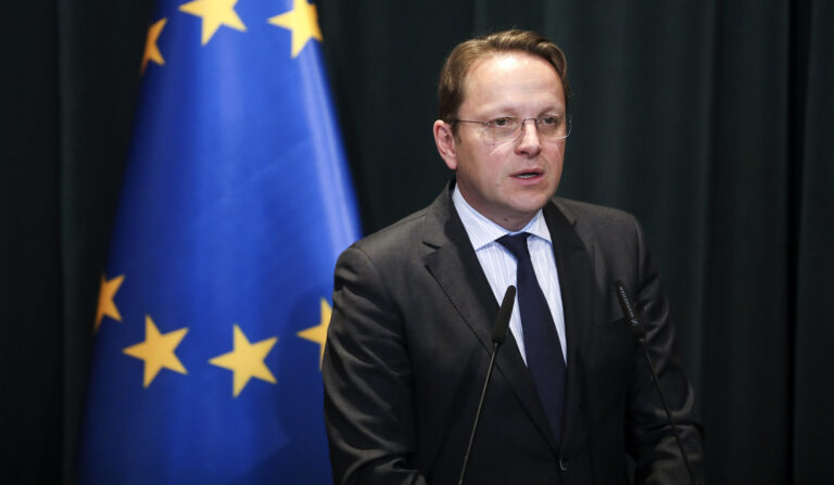 Vaksinat, komisioneri Varhelyi të mërkurën në Kosovë