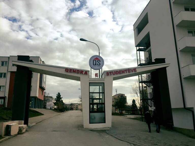 Parlamenti studentor kundër mbylljes së konvikteve