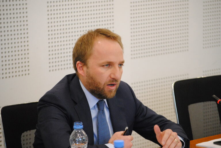 Tahiri kërkon rishqyrtimin e vendimit për pensionet: Është vendim i pavend në pandemi