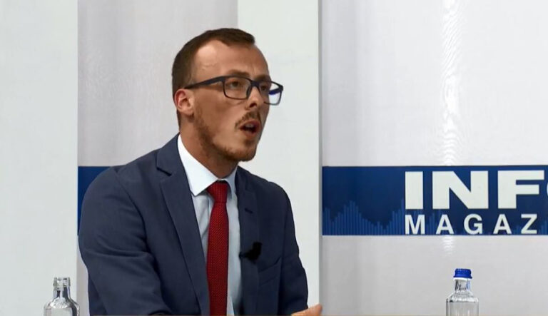 Zëdhënësi i PDK-së: Albin Kurti përmes Albulena Haxhiut po i sulmon ushtarët e UÇK-së në Hagë