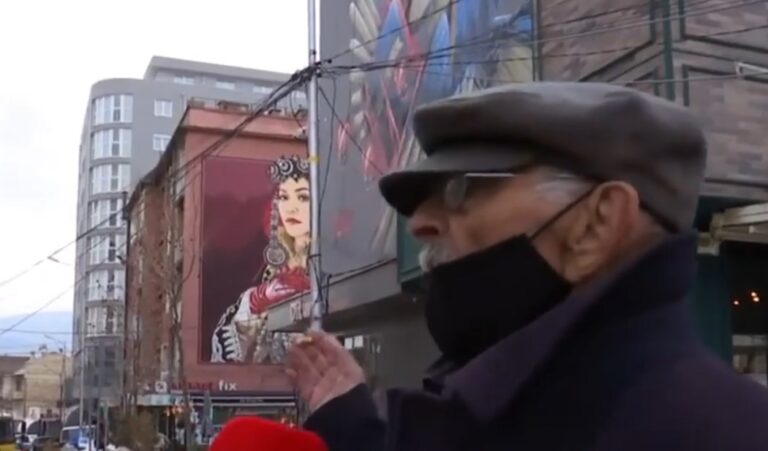 “A veç pse jam vejan”, ferizajasi ankohet që i vendosen muralin e Rita Orës në ndërtesën e tij