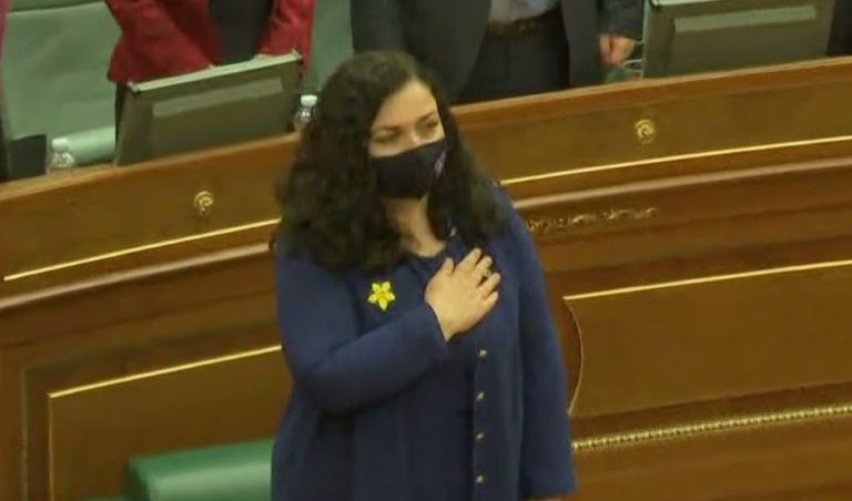 Vjosa Osmani betohet si presidente
