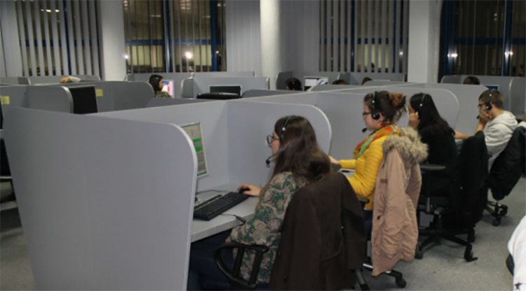 Ish-punëtorja tregon si i mashtronin gjermanët përmes “Call Center” nga Kosova