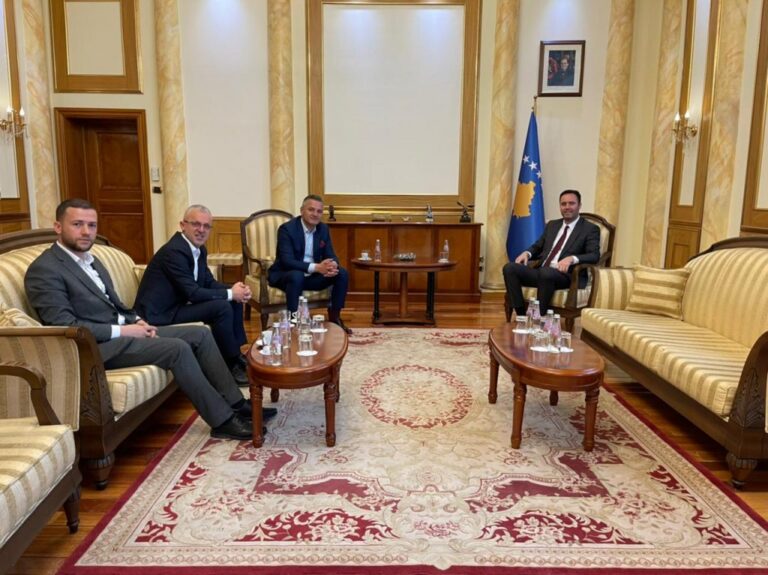 Bekim Jashari dhe Halil Kastrati shkojnë për urime tek Konjufca