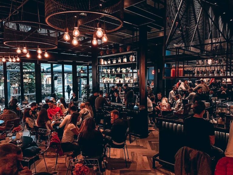 Zyrtare: Gastronomia punon deri në ora 23:00, ora policore në ora 00:00