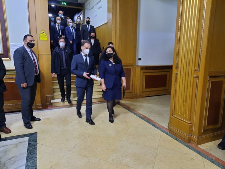 Kryediplomati gjerman thotë se Serbia duhet ta njoh Kosovën