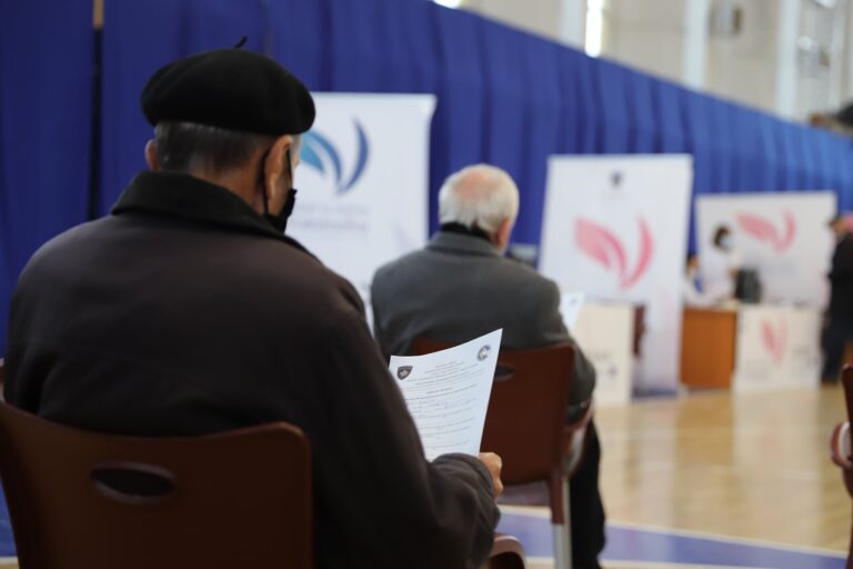 Kërkohen ekipe mobile për vaksinim, disa nga të moshuarit nuk mund të lëvizin