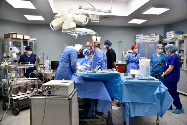 QKUK: Kryhen 5 operacione kardiokirurgjike tek fëmijët me defekte në zemër