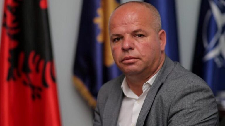 Latifi: Të rritet numri i inspektorëve e jo të shkohet me mbyllje si masë anti-COVID