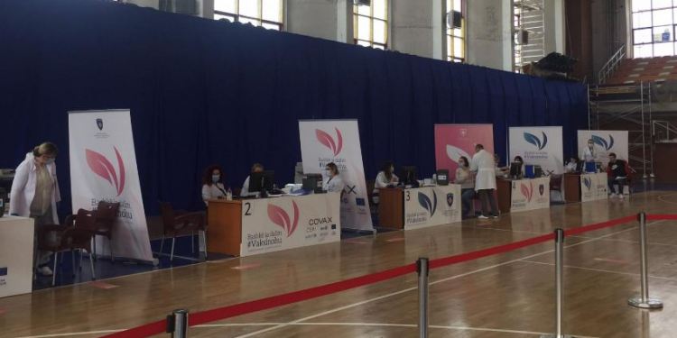 Përfundon vaksinimi në qendrën “1 Tetori” në Prishtinë