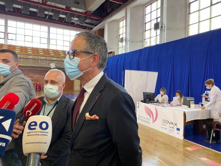 Vitia: Dozat e dyta të AstraZeneca mund të vijnë në fund të prillit ose në fillim të majit