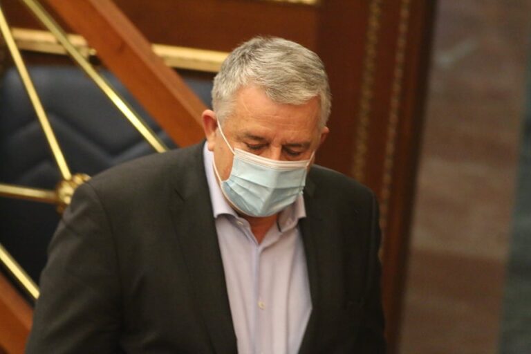 Veliu e Hoti s’votojnë për president në rundin e parë