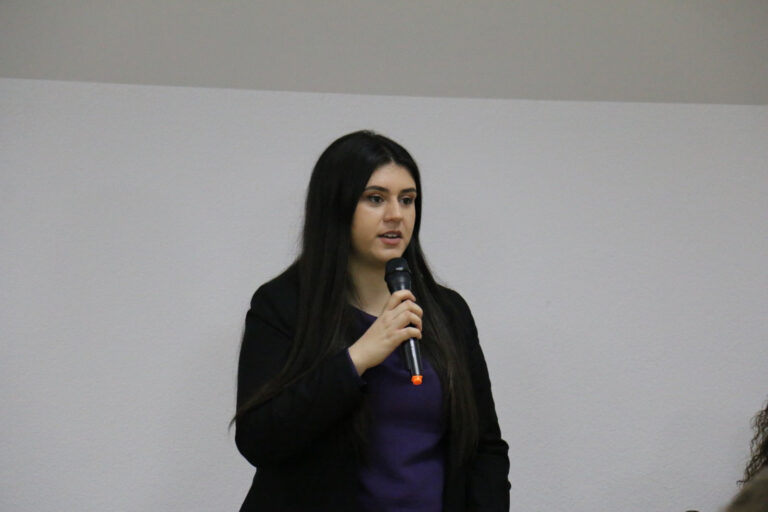 Yllza Hoti, zëvendëson Vjosa Osmanin në Kuvend