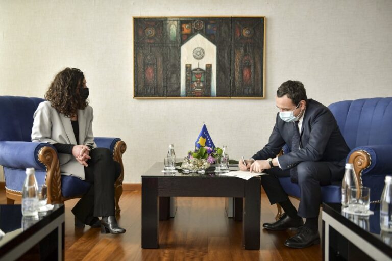 Kurti çon në 18 numrin e zëvendësministrave