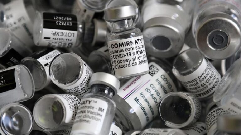 BE dhe Pfizer firmosin marrëveshje për 1.8 miliardë doza të tjera vaksinash