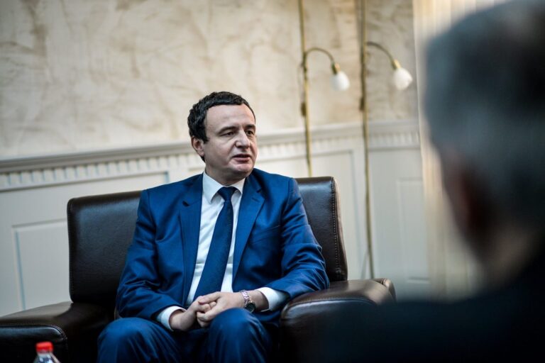 “Qofshin zemrat tuaja gjithmonë burim shprese”, kryeministri Kurti uron Fitër Bajramin