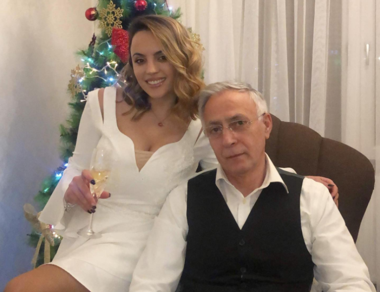 Jakup Krasniqi, nga Haga i dërgon letër mallëngjyese bashkëshortes së tij, vajza e publikon në rrjetet sociale