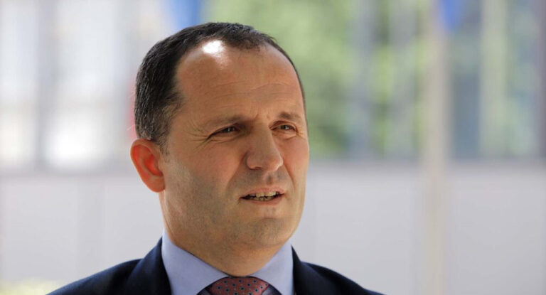 Hoti për rënien e rasteve me COVID-19: Po kryhen teste aq sa po ka kërkesa