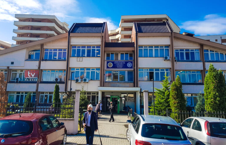 Njoftim nga QKMF- ja në Prizren lidhur me vaksinimin e personave që kishin caktuar termin